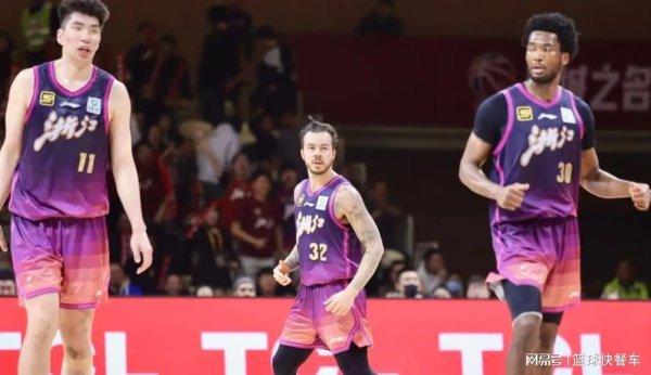 九五配资 一口气连签三名外援？辽篮杀手太疯狂了：新赛季剑指总冠军？